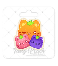 Load image into Gallery viewer, Meowchi Fruit Salad : Orange, Strawberry and Grape Wooden Pin
